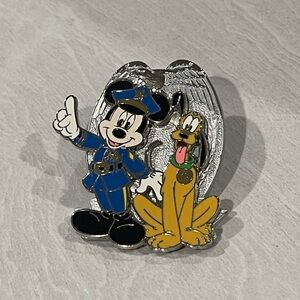 Police Officer Mickey Mouse K9 Dog Pluto Badge Disney Pin Cast Member Trading